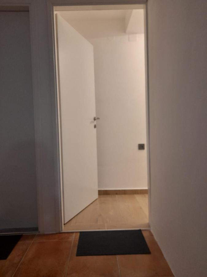 Ferienwohnung Apartman Sa Lodom 2+2 Pirovac Exterior foto